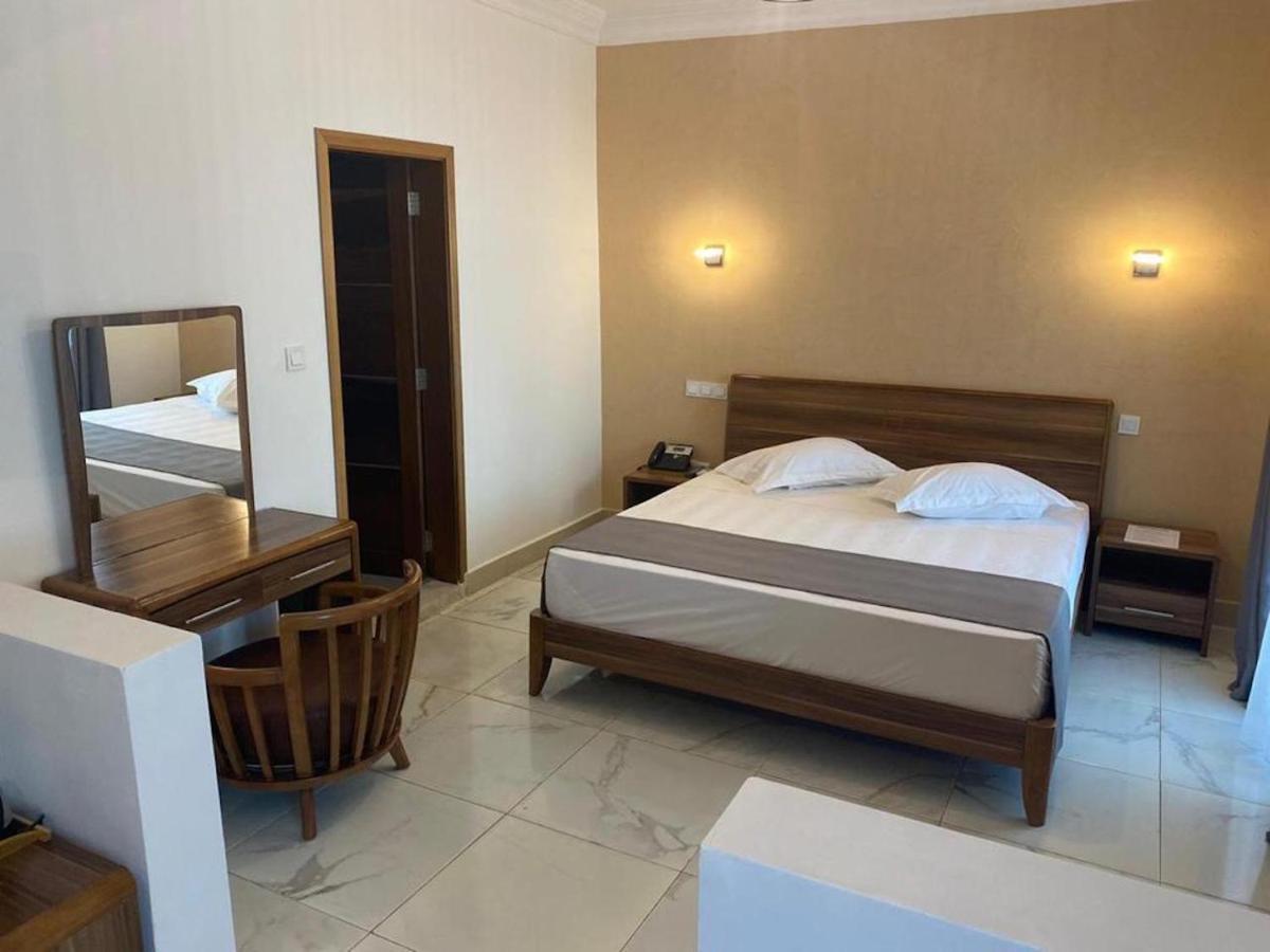 Hotel Residence La Corniche Dakar Bagian luar foto